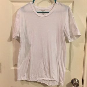 PLAIN WHITE TEE